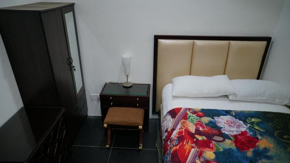 Mri Homestay Sg Buloh - 3 Br House Ground Floor With Centralised Private Pool