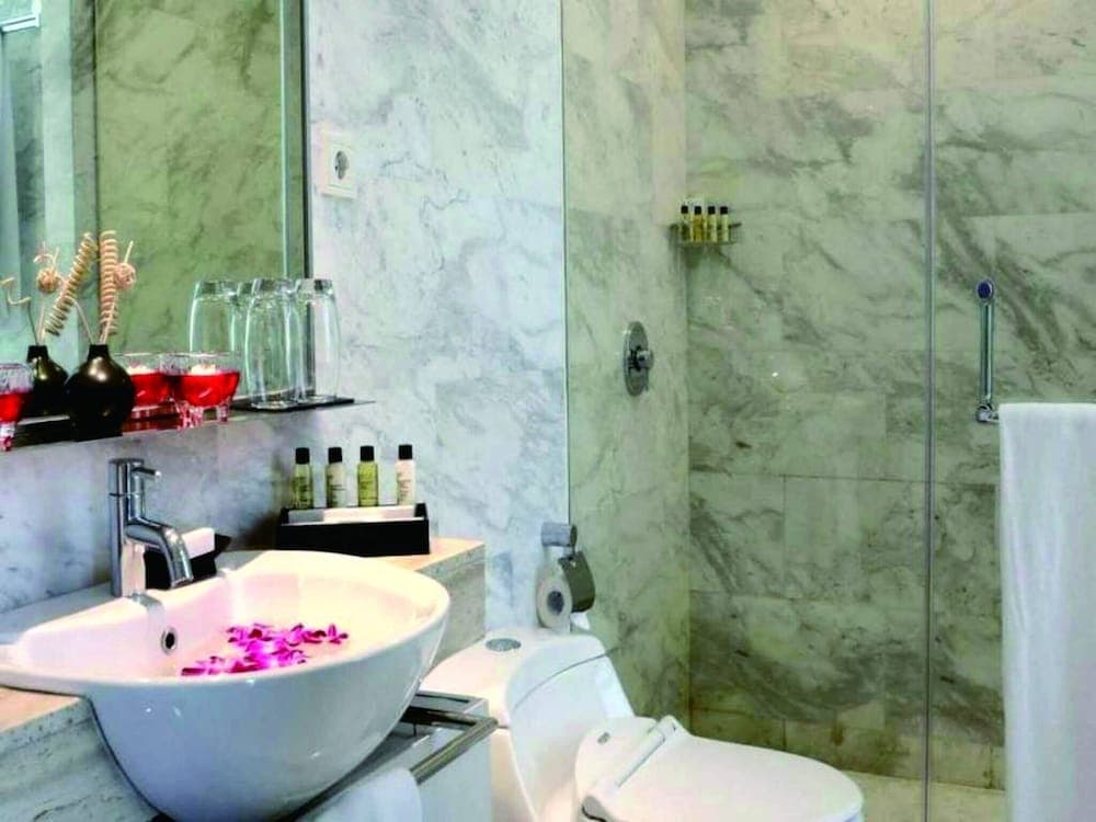 Three Bedroom Apartments Fraser Residence Sudirman