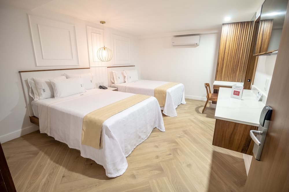 Six Hotel Guadalajara Degollado