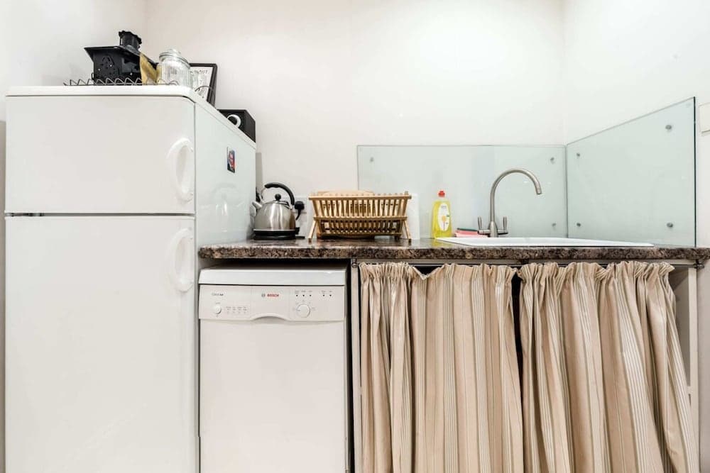 2 Bed 2 Bath Garden Flat in Victoria Pimlico