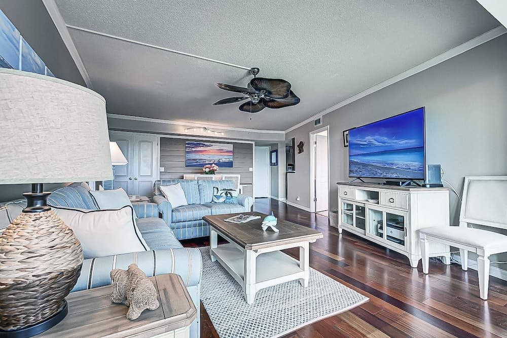 Harbor Towers 3rd Fl Views of the Bay