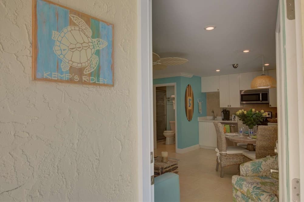 Lulu's Key House Kemp Ridley 1/1 Downstairs