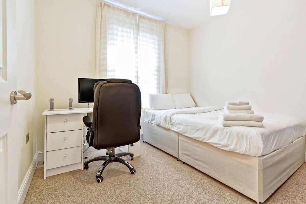 Stylish and Bright 3 Bedroom Duplex in North London