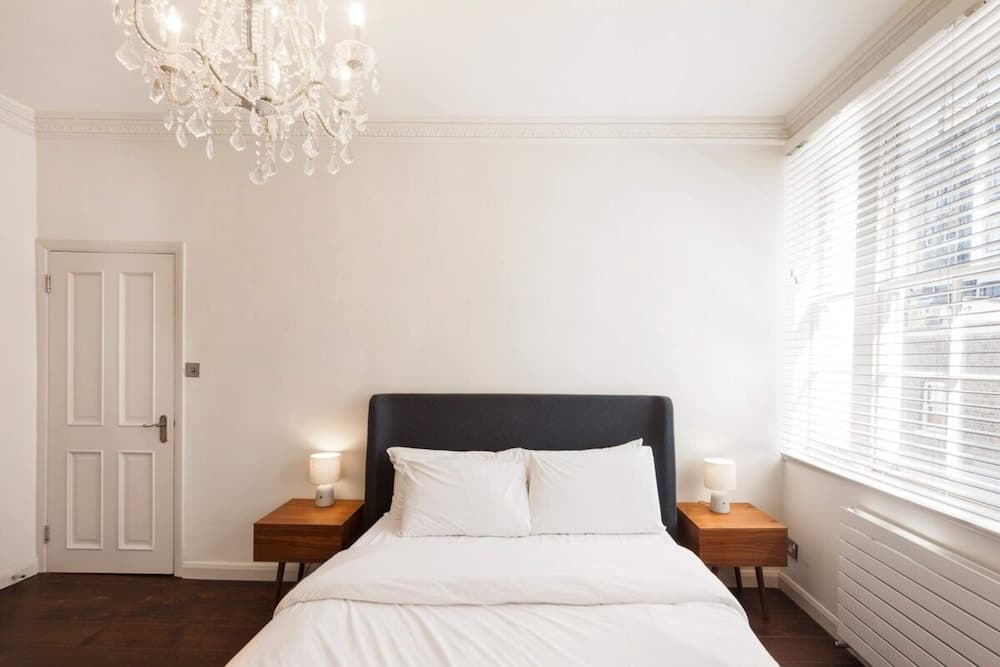 Elegant, Airy 2 Bedroom Flat in Paddington
