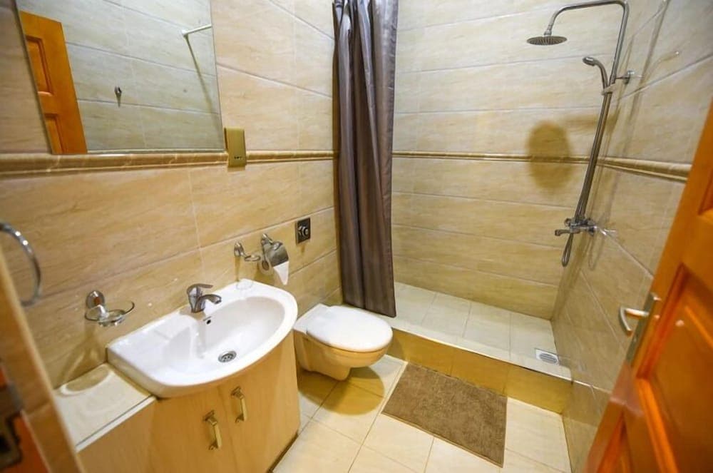 Deluxe 1- Bedroom Apartment With Swimming Pool