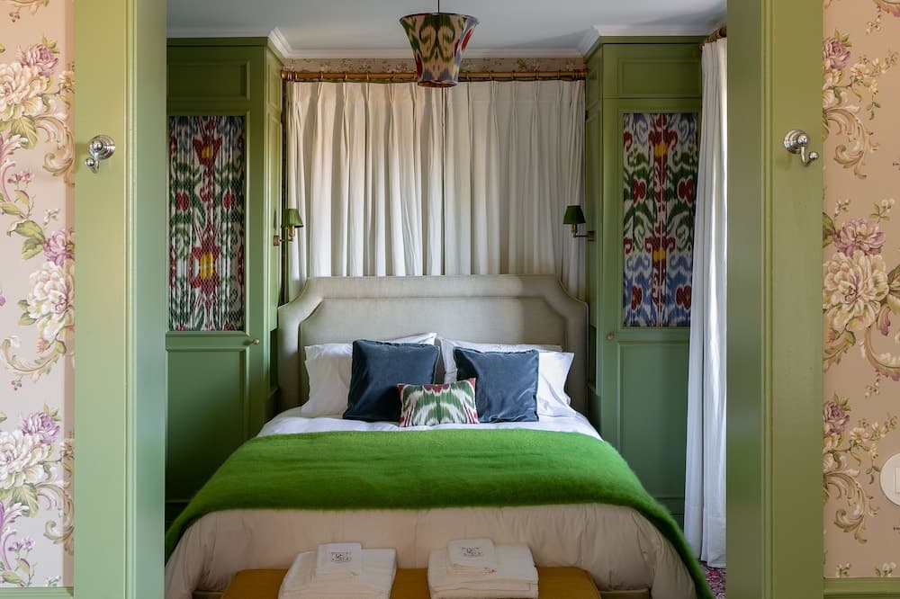 Rosegarden Essence Sintra