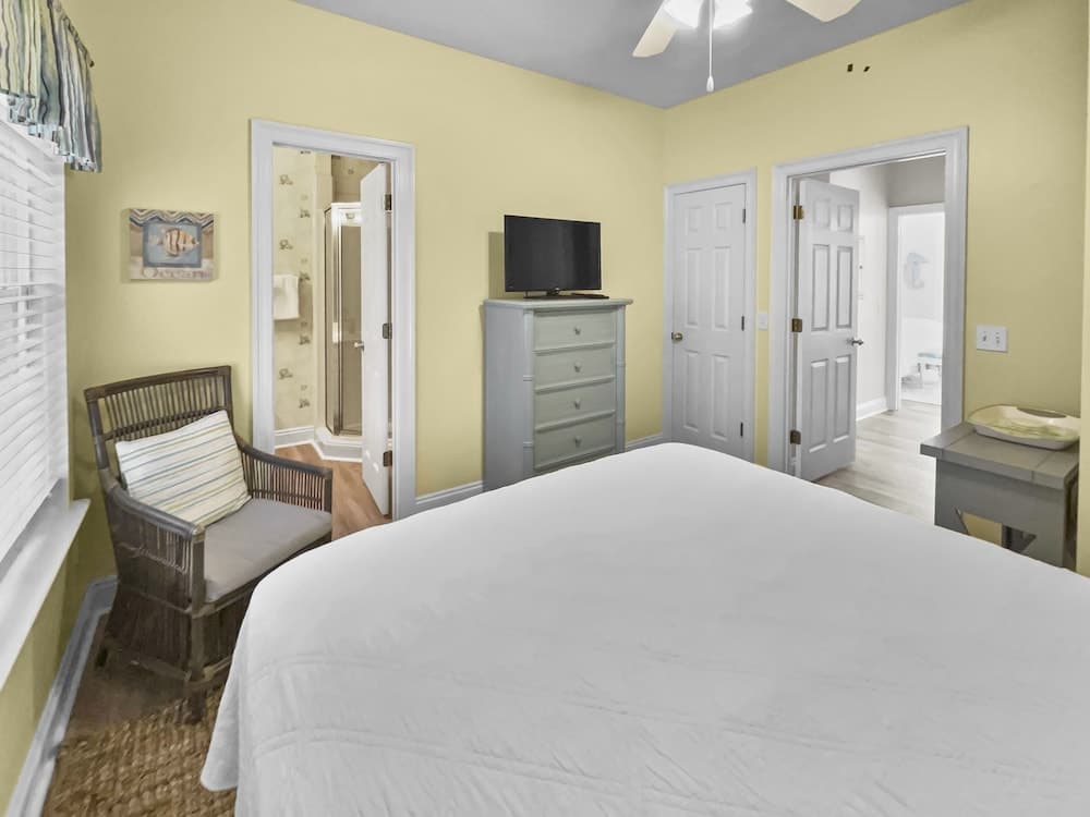 Summertowne 1 2 Bedroom Home by RedAwning