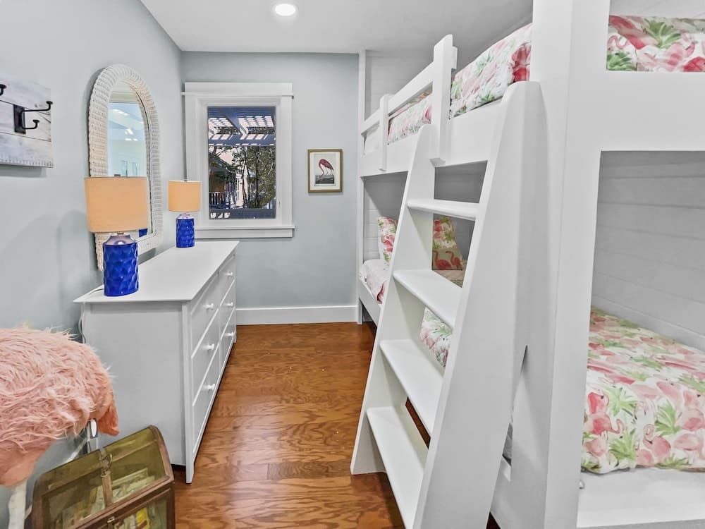 Breakers Plus Carriage House 4 Bedroom Home by RedAwning