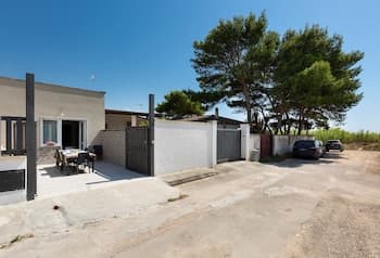 2060 Villetta Krystle