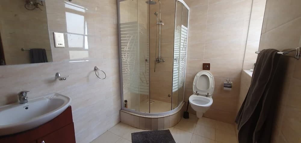 Deluxe 1- Bedroom Apartment With Swimming Pool