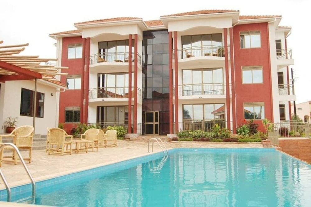 Deluxe 2-bed Apartment With Swimming Pool
