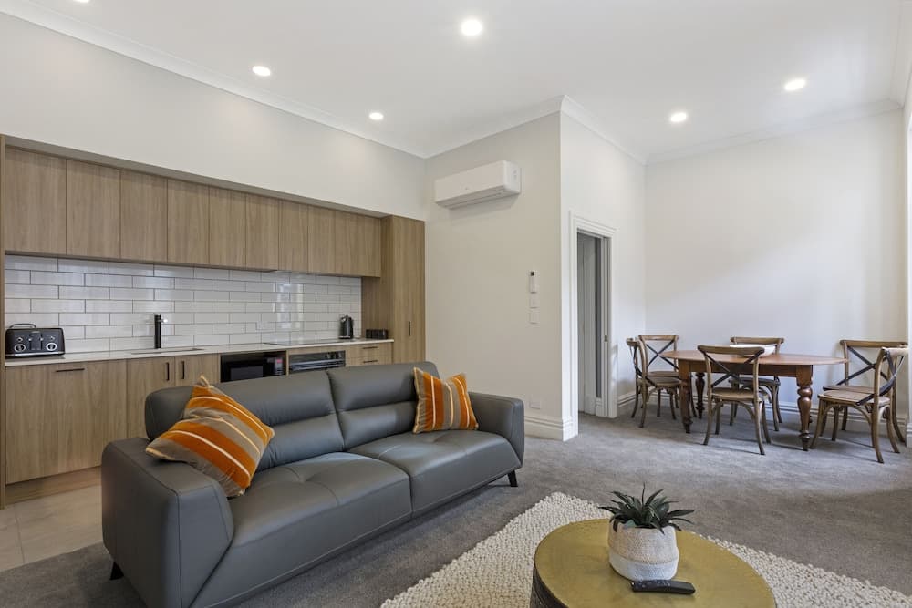 Character on Stuart St