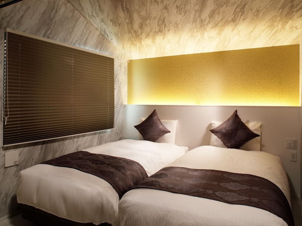 Kanade Shijo-Nishinotoin