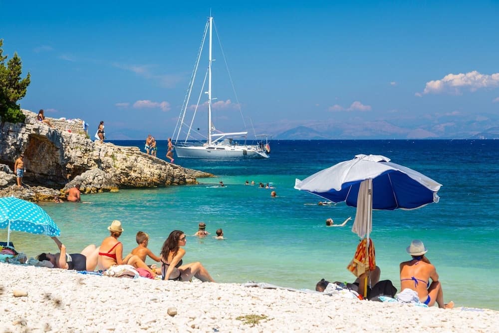 Dolphin Studio Swimming Pool Walk to Beach Sea Views A C Wifi Car Not Required - 559