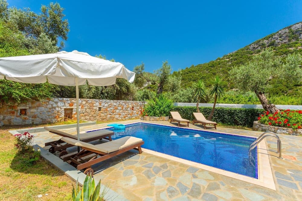 Villa Glysteri Large Private Pool Walk to Beach A C - 2125