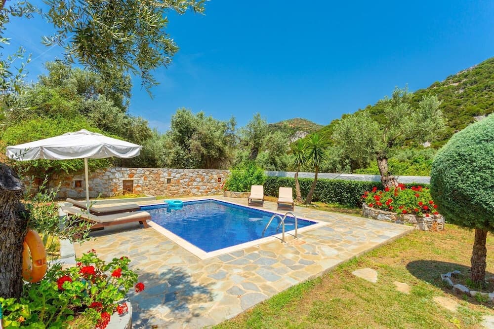 Villa Glysteri Large Private Pool Walk to Beach A C - 2125
