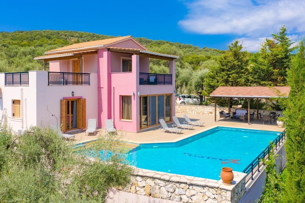Villa Pegasus Large Private Pool Walk to Beach Sea Views A C Wifi Car Not Required Eco-friend - 2328