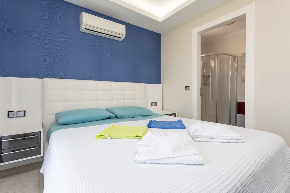 Villa Nirvana Large Private Pool A C Wifi Car Not Required Eco-friendly - 2832