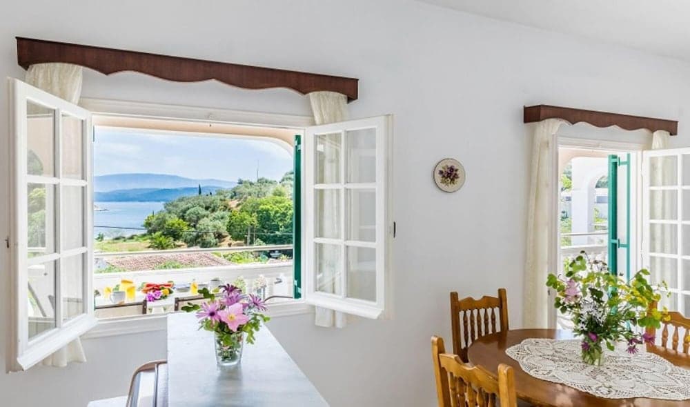 Evanna Walk to Beach Sea Views A C Wifi Car Not Required - 3425