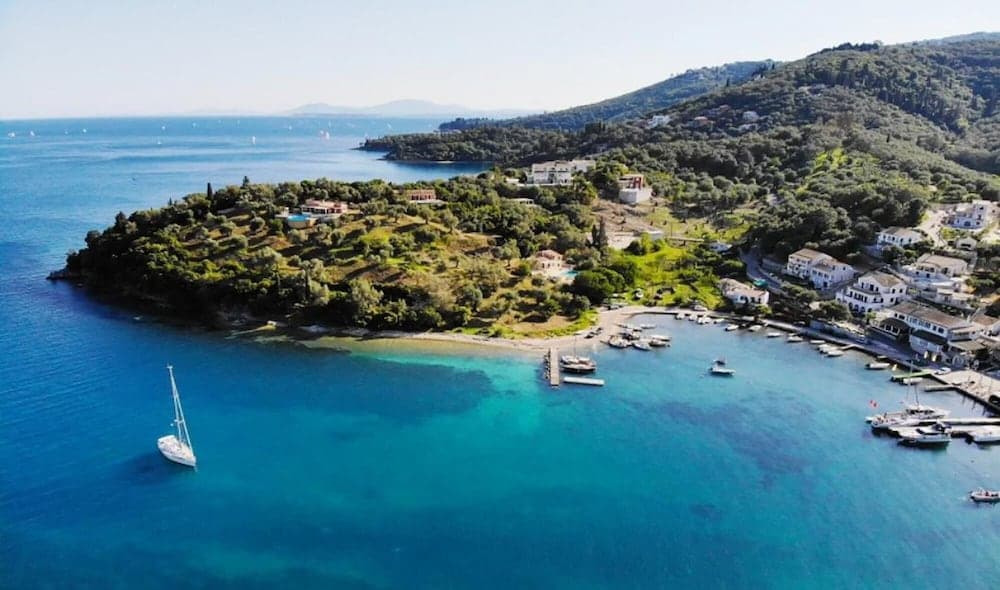 Anna Walk to Beach Sea Views A C Wifi Car Not Required - 3426