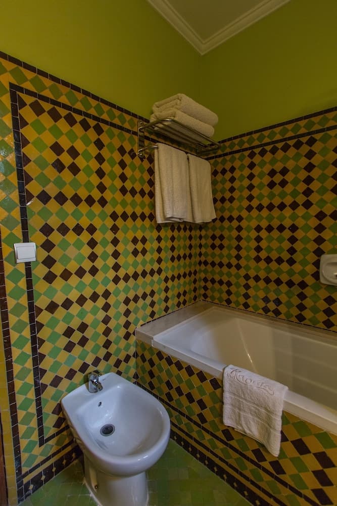 Zohra Room - Full Beed