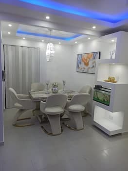 Luxurious Apartment 4to Level With Security Camera