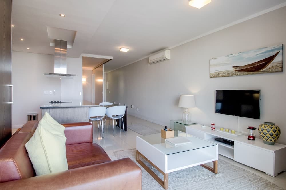 Camps Bay One Bedroom Apartment - The Crystal