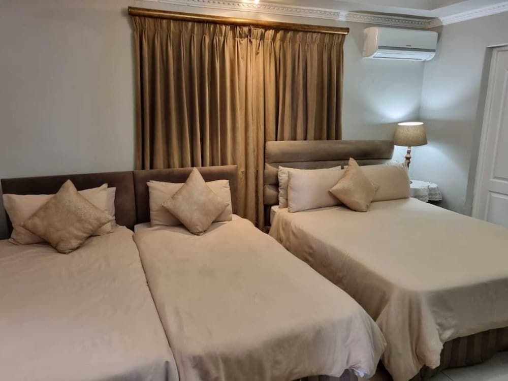 Savoy Lodge - Budget Standard Double Room