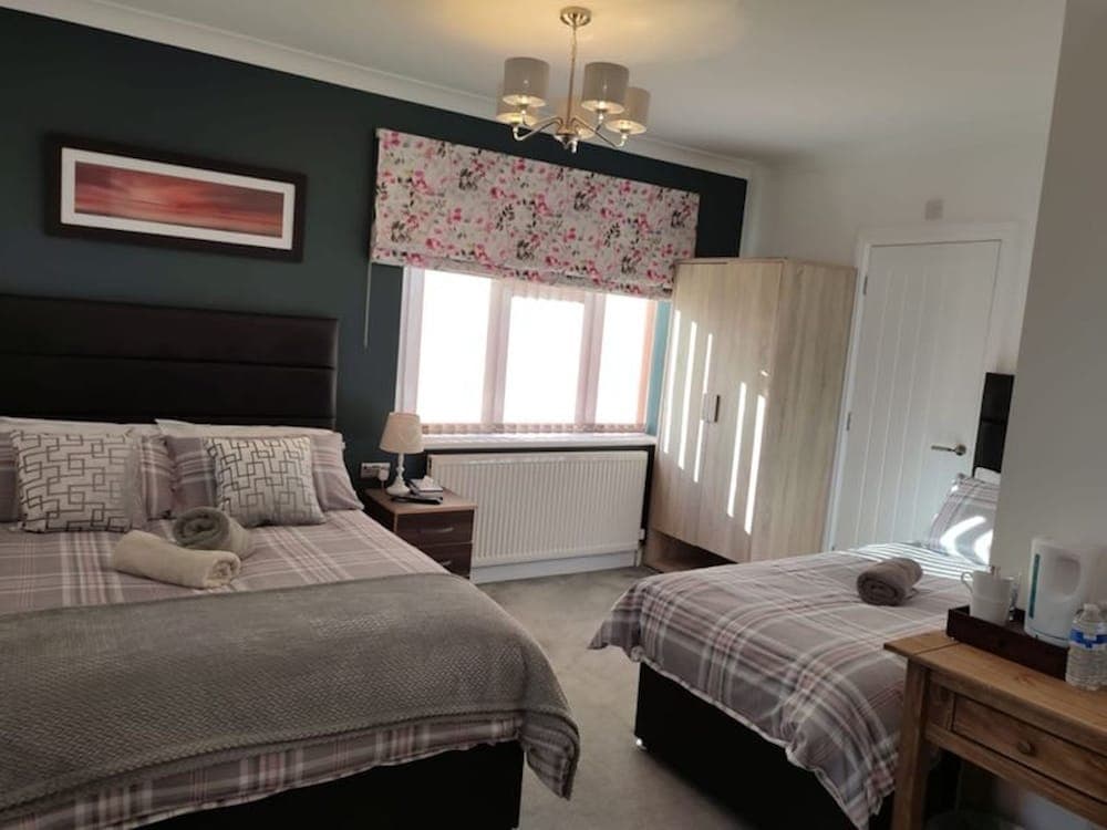 Room-family Room With Private Bathroom