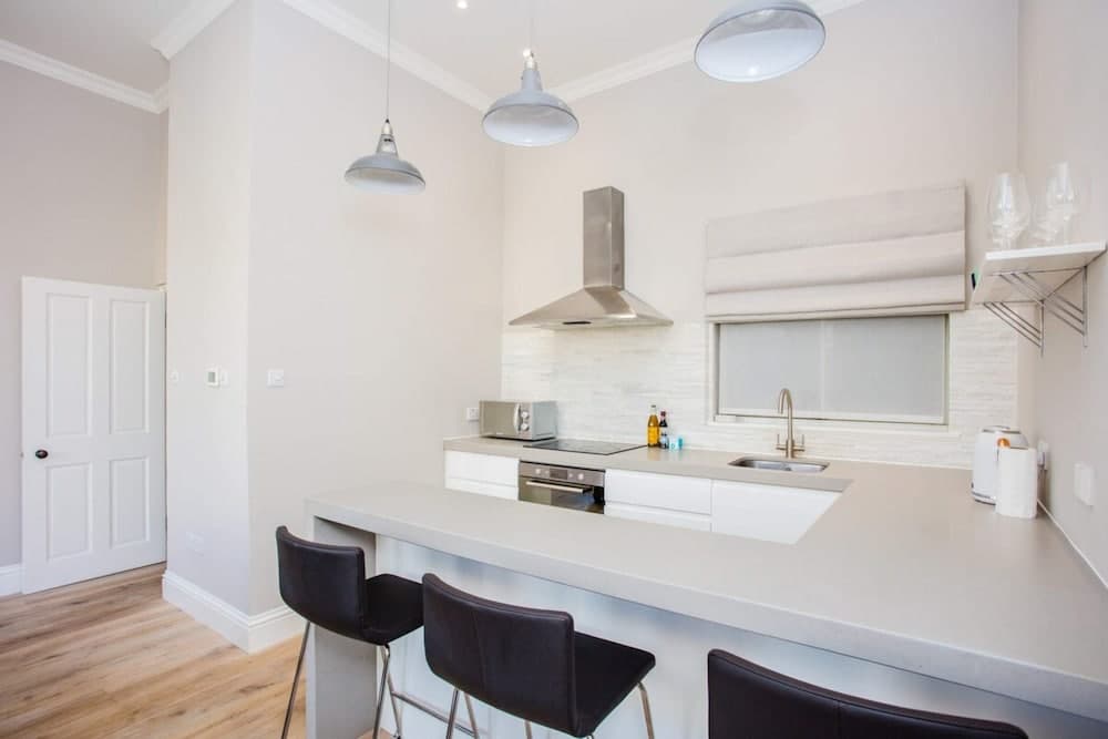 Modern & Spacious 1 Bedroom Apartment in London