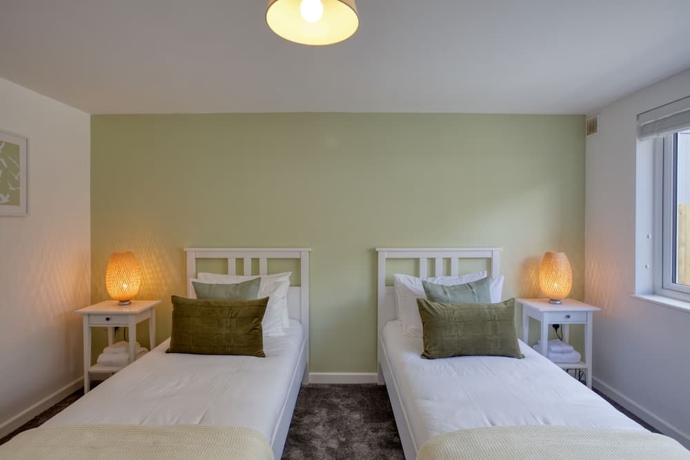 Fantastic sea Views in Falmouth, new 4BD Townhouse