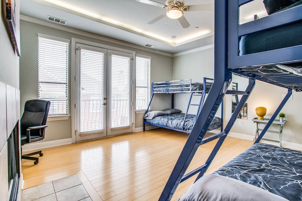 Stylish Three-story Oak Lawn House