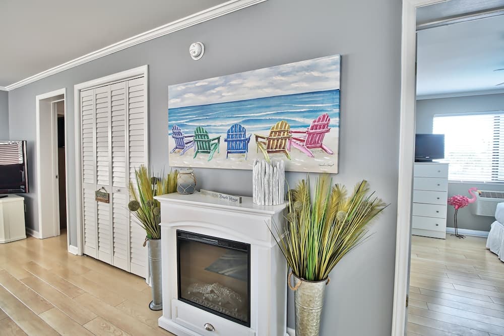 Sea Esta At Sunvillas 2 Bedroom Condo by Redawning