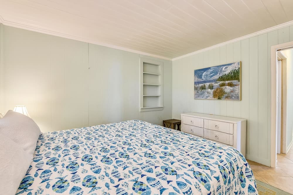 Dolphin Den by Book That Condo