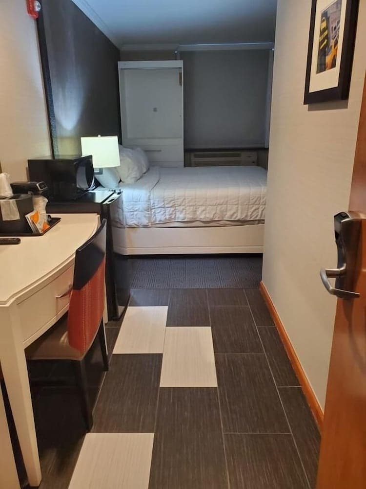 Umbrella Hotel Brooklyn