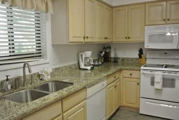 Santa Maria Harbour Resort 302 - Weekly 2 Bedroom Condo by Redawning