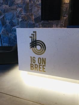 Urban Elephant 16 on Bree