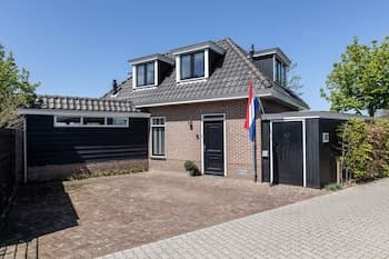 Kustlijn Wonderful Family House Near the North sea