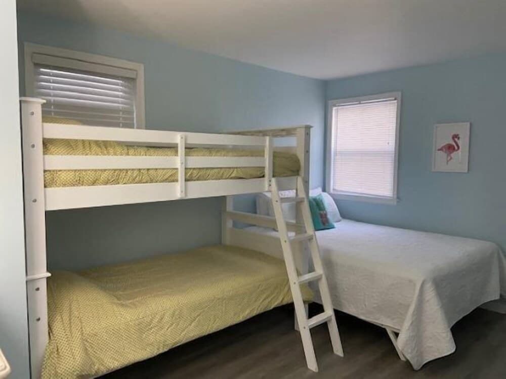 Oc820 St. Charles Place, 1st Floor