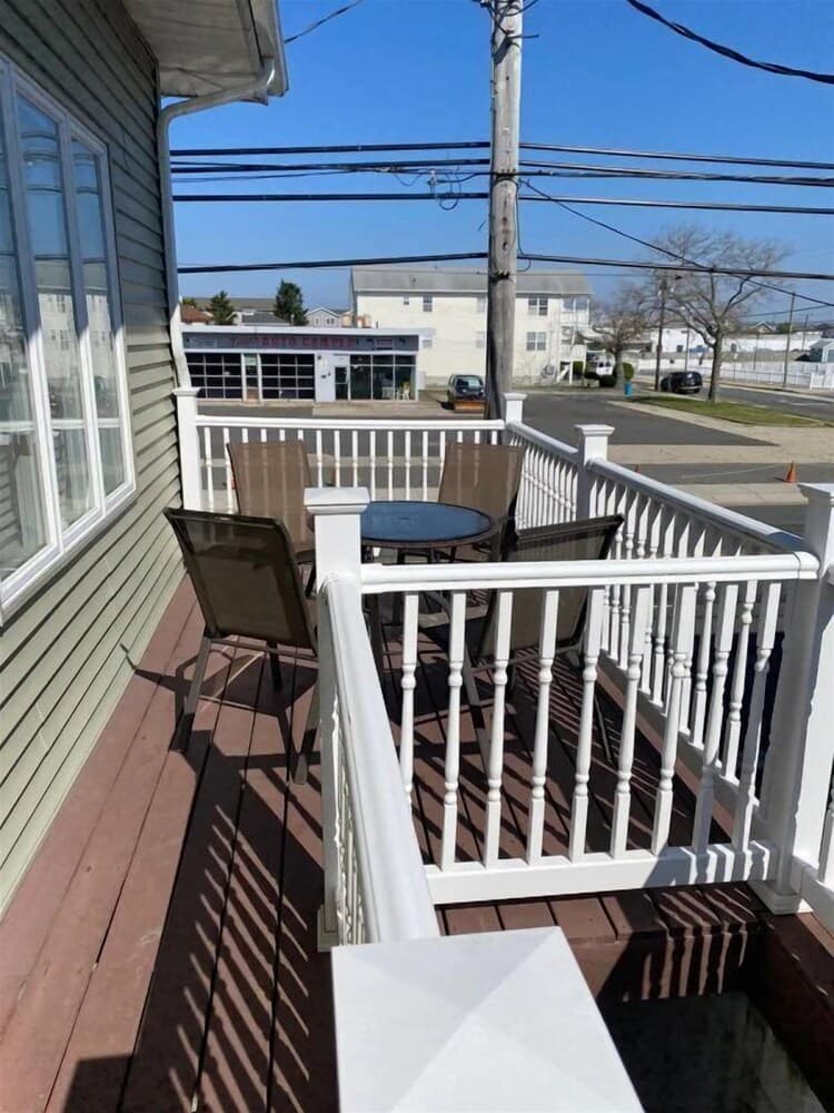 Ww101 East Andrews Avenue, 2nd Floor