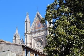 The Window on the Cathedral - Studio Apartment