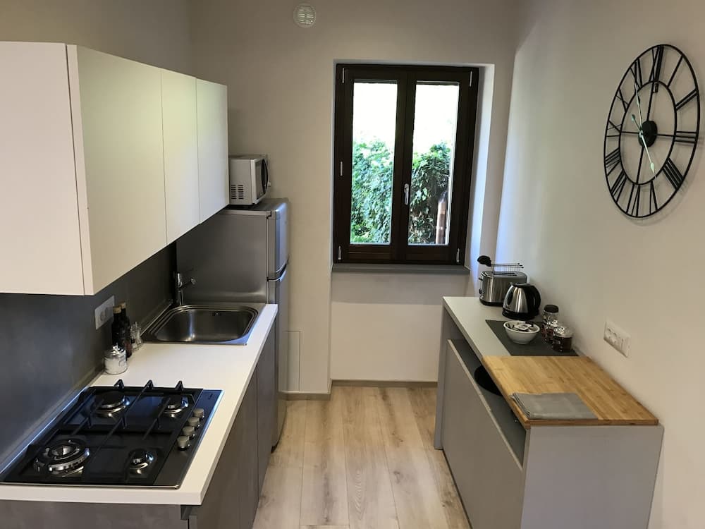 The Window on the Cathedral - Superior