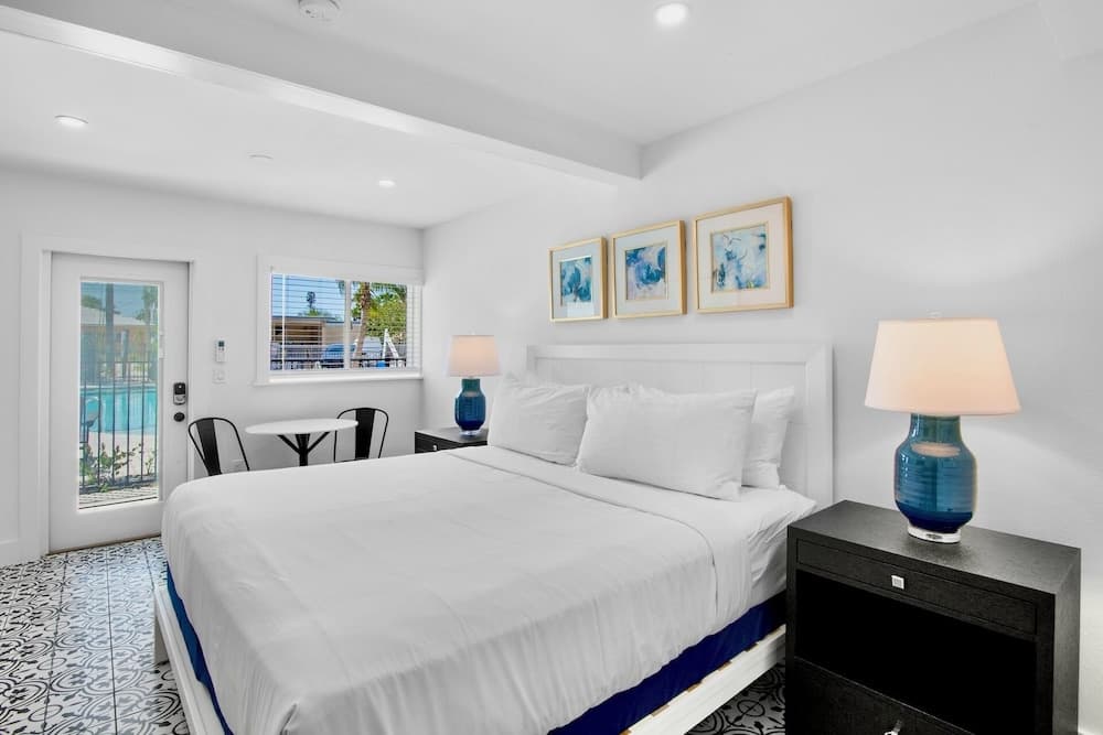 Pelican Post at Anna Maria Island Inn