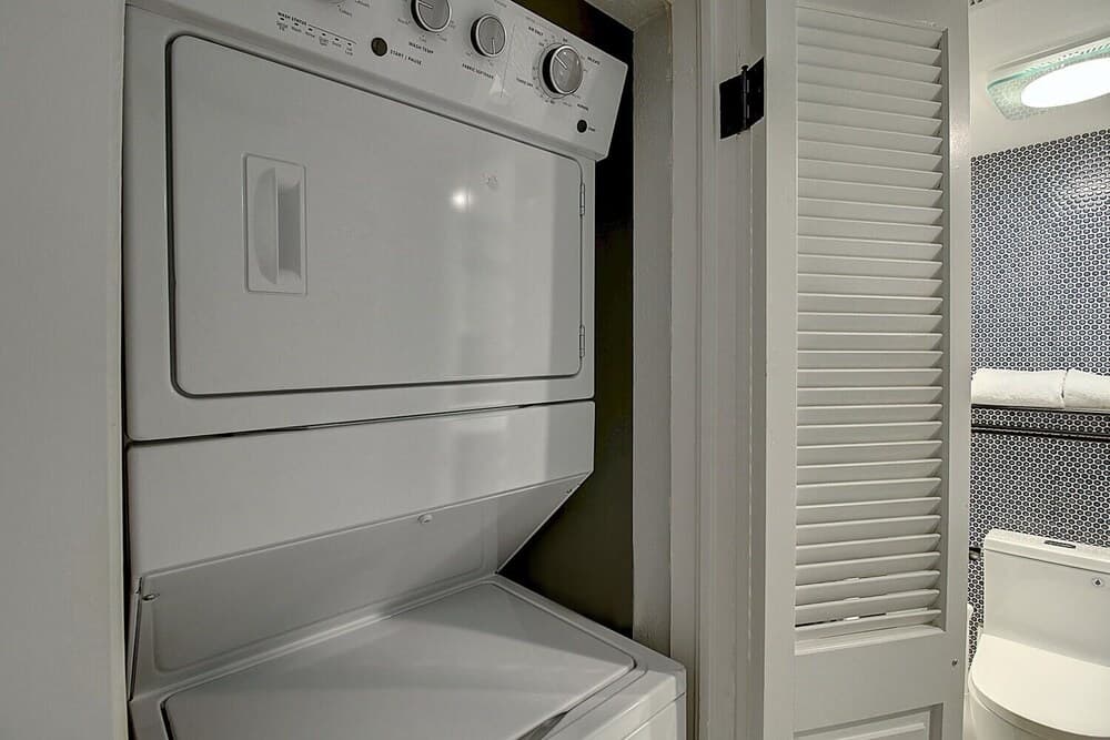 Channelview 117 1 Bedroom Condo by Redawning