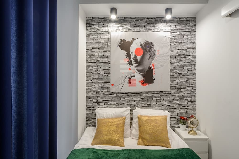 Lumina apartment on Drewnowska