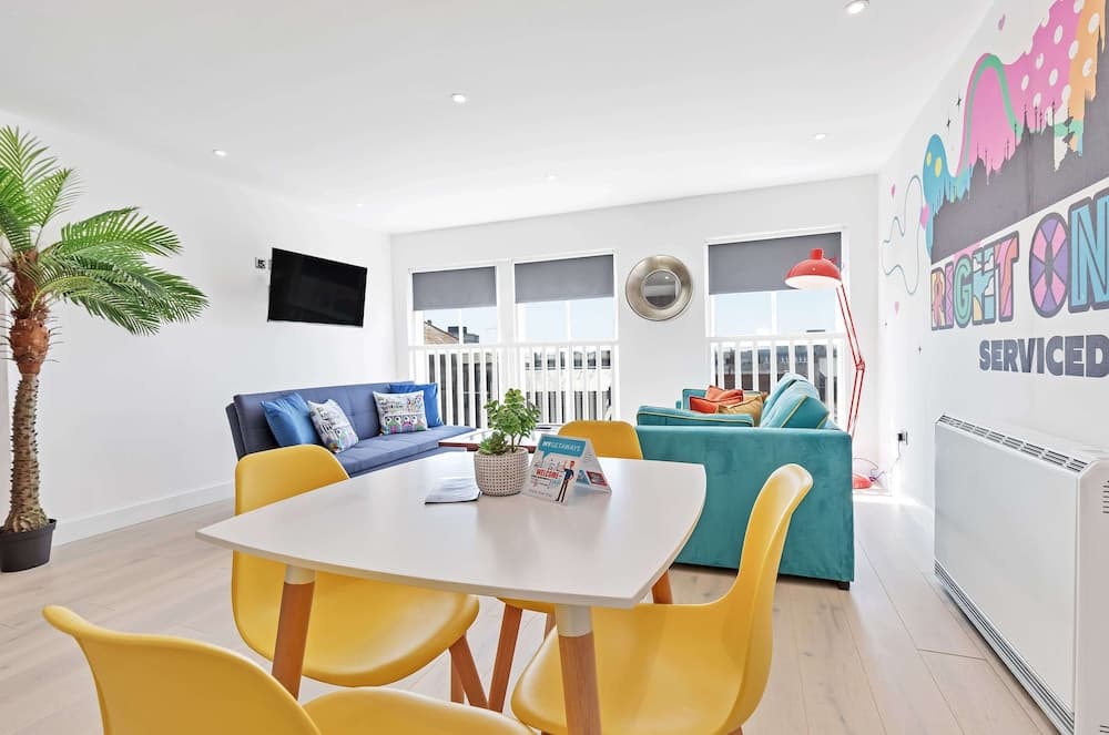 Right On : Bright On Apartment 1D | By My Getaways