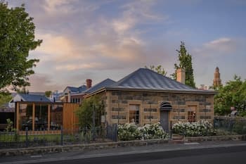 Fusilier Cottage Battery Point