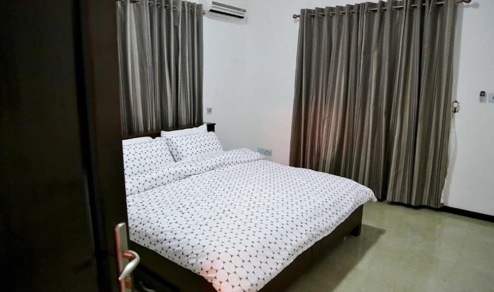 St Georgess Height-room With Balcony