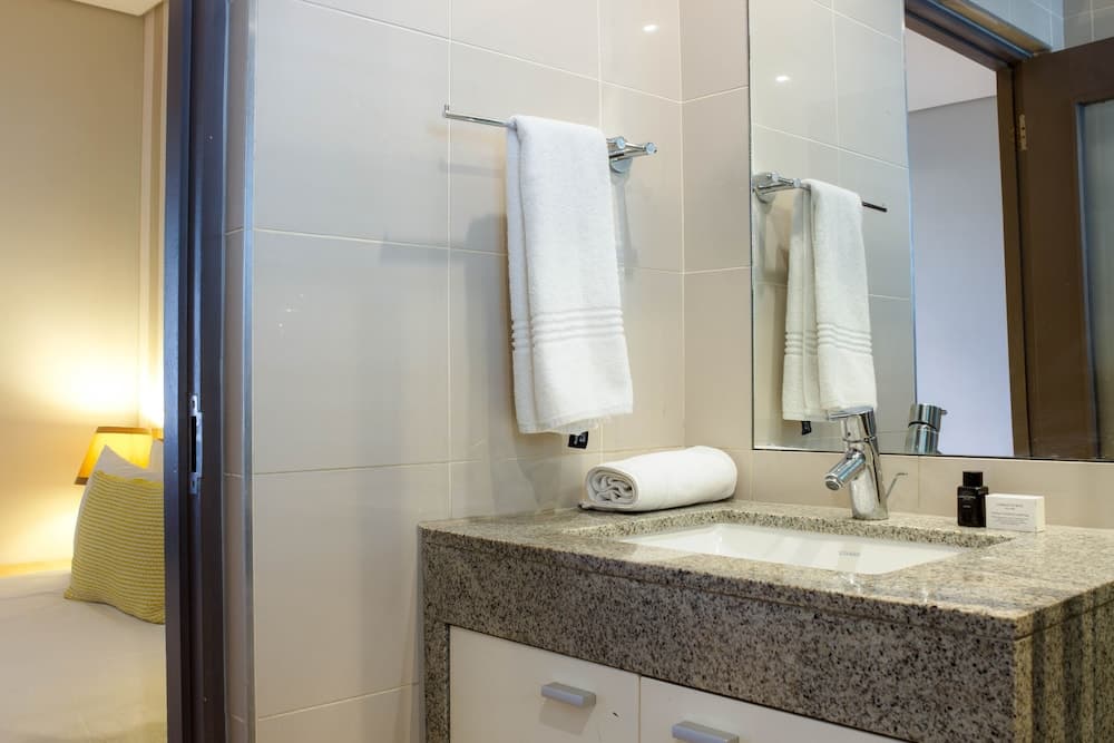 De Waterkant Studio Apartment - Fully Furnished and Equipped