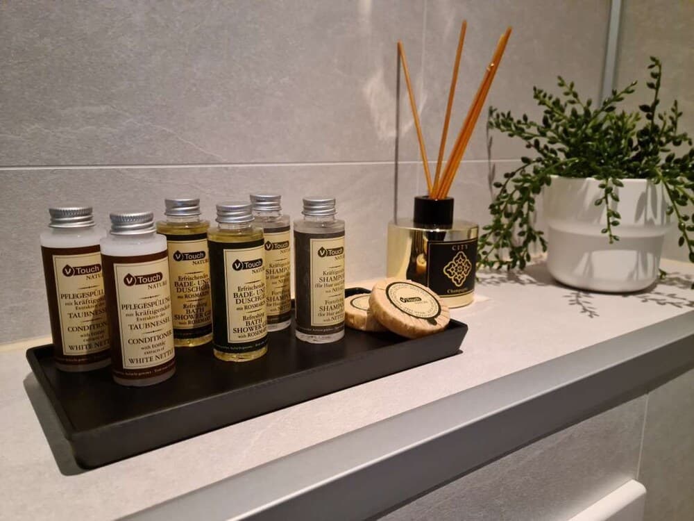 Room-spacious Private Room, Queen Bed, C